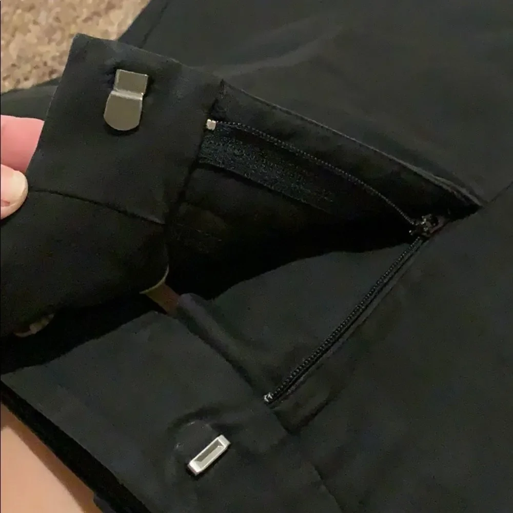 Burberry Authentic women’s long shorts. Size 10 - Picture 14 of 17